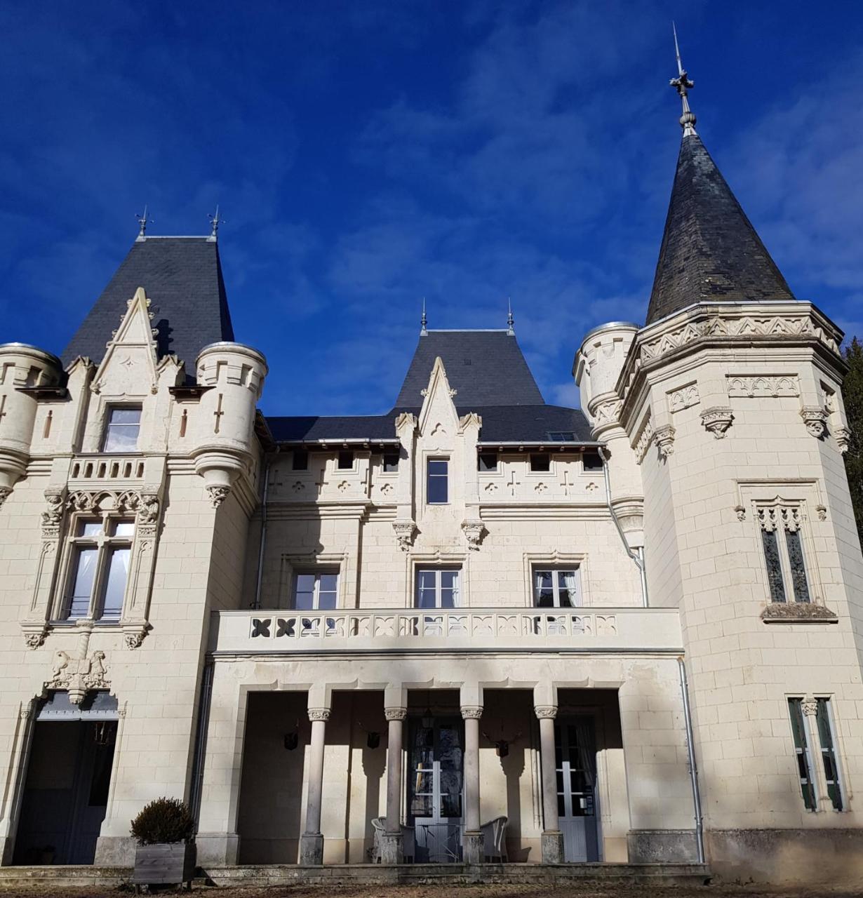 Chateau De Salvert - Gites Neuille Exterior photo